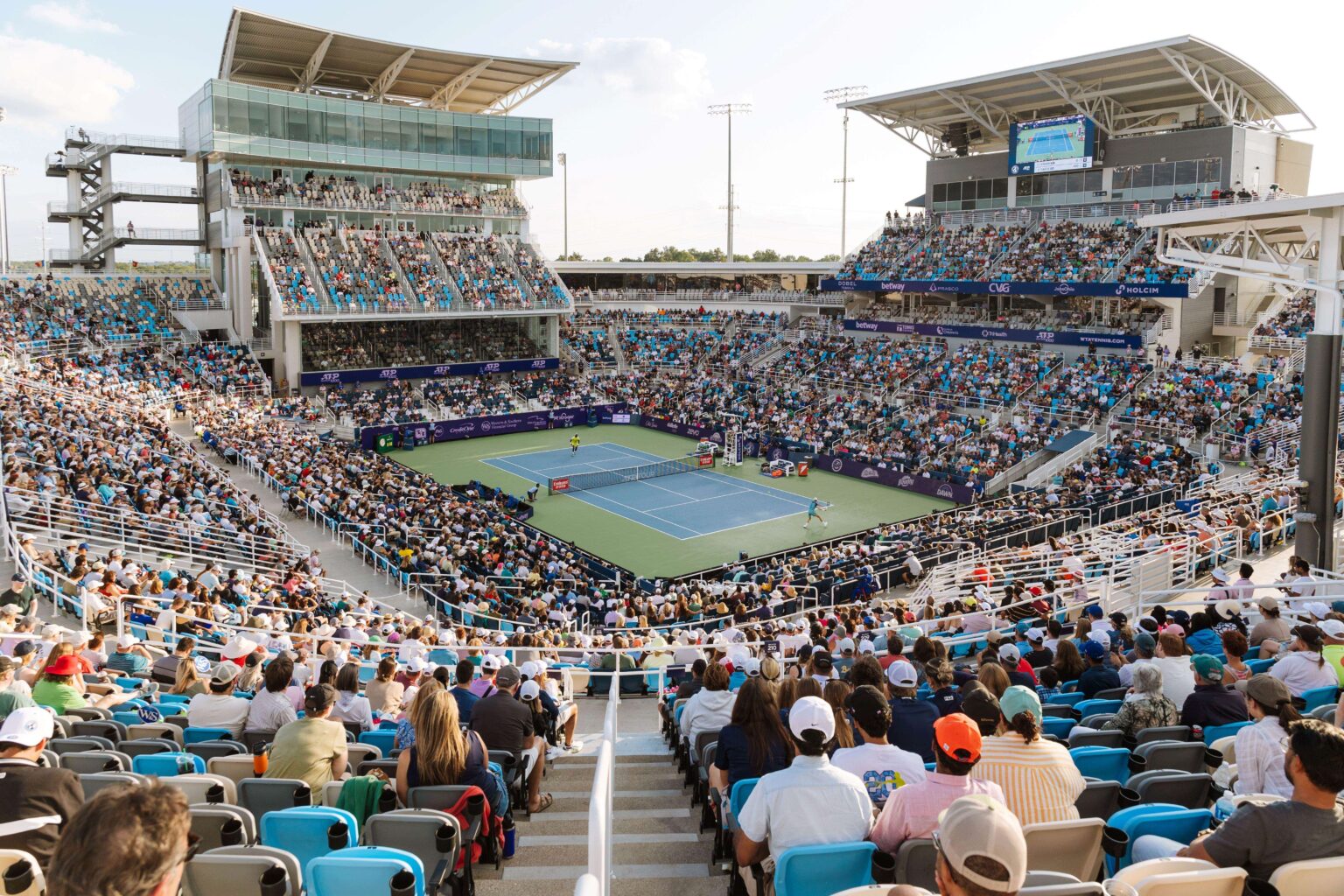 Unprecedented! Cincinnati Open Play Suspended For A Full Hour! - p47ewzr